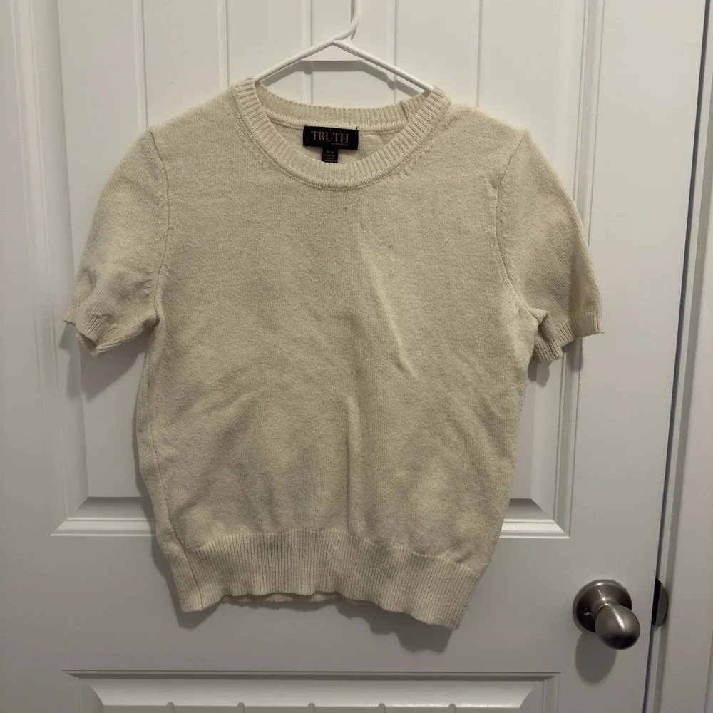 Truth Buy Republic Ivory Short Sleeve Sweater Size Medium - Picture 1 of 6